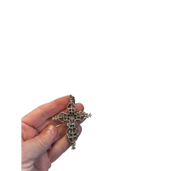 Signed Roma Cross Pendant Necklace Petit Point Faux Turquoise Christian Vintage - Picture 9 of 10